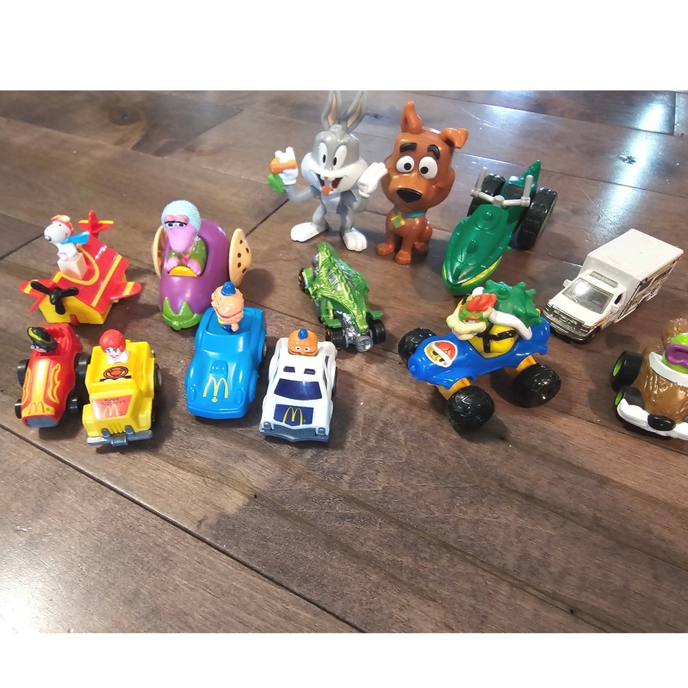 McDonalds Happy Meal Mix Toys Lot Bugs Bunny Scooby Doo Mario Bowser